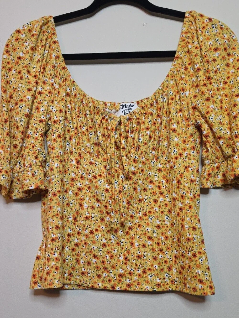 Made With Love Yellow Floral Gathered Sweetheart Neckline Puff Sleeve Crop Top - Picture 2 of 8